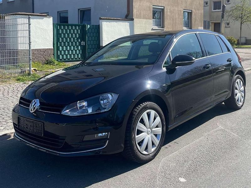 Deep black perleffekt Gebraucht 2015 VW Golf VII LOUNGE Kleinwagen | 10.299 € (Fairer Preis) - Bild 1/4