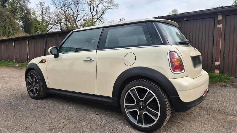 Usata Mini Cooper 75 CV (55 kW) 2010 Beige Utilitaria