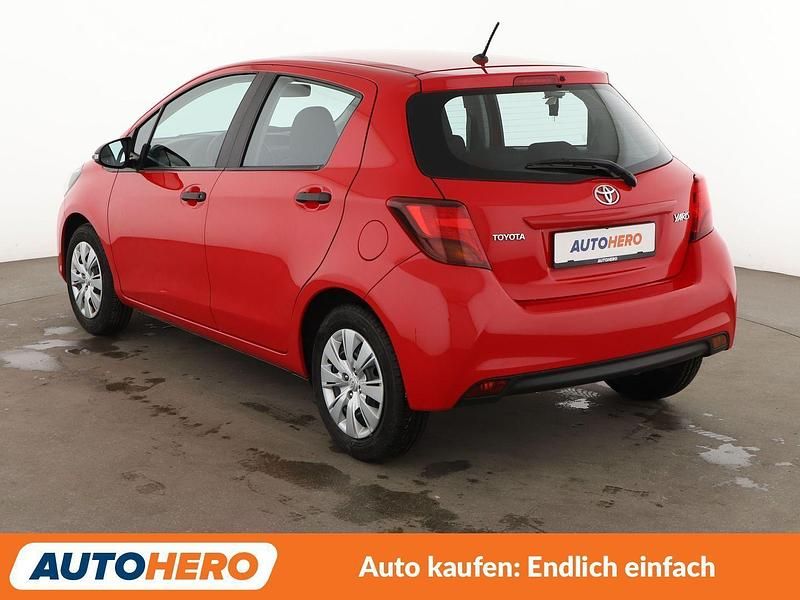 Gebraucht Toyota Yaris Cool 69 PS (50 kW) 2015 Rot Kleinwagen