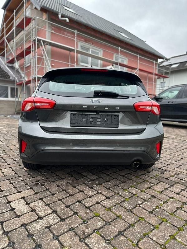 Gebraucht Ford Focus Titanium 150 PS (110 kW) 2021 Magneticgrau (metallic) Limousine