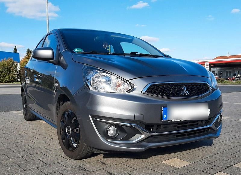 Grau Gebraucht 2016 Mitsubishi Space Star Diamant Edition Kleinwagen | 3.000 € (Guter Preis) - Bild 1/4