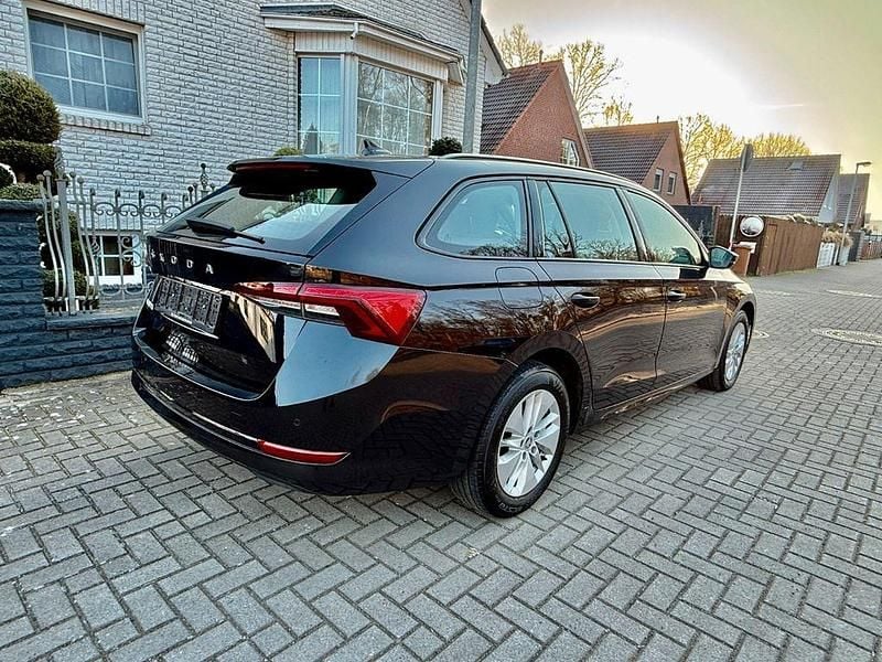 Gebraucht Skoda Octavia 116 PS (85 kW) 2023 Schwarz Limousine