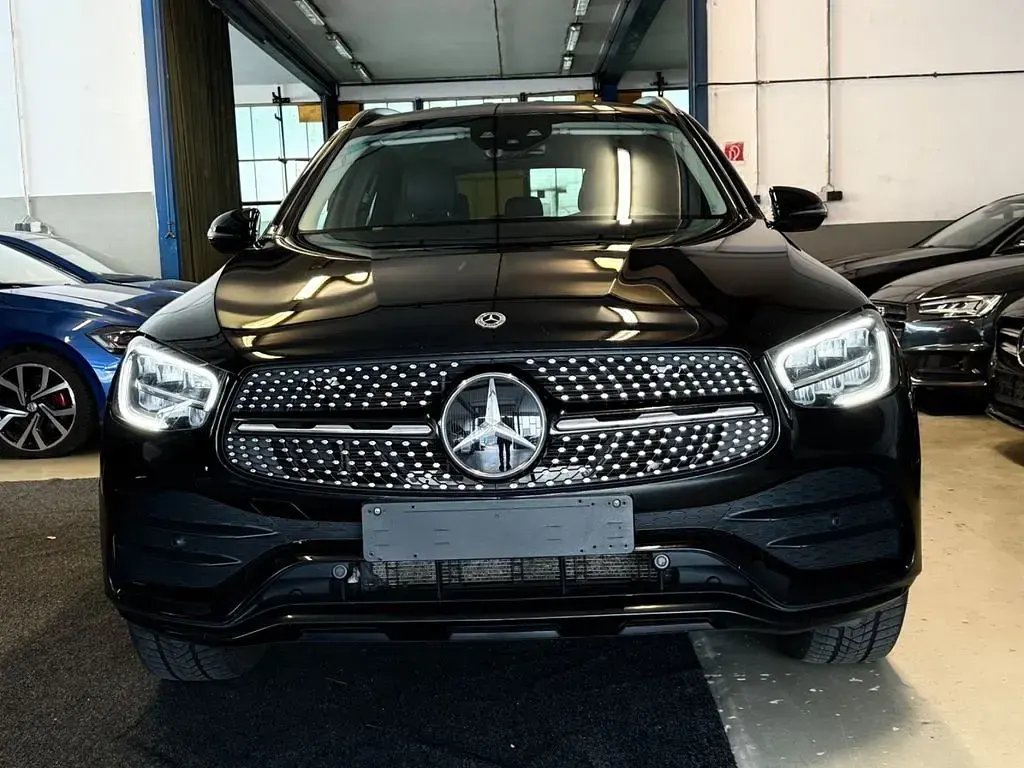 Gebraucht Mercedes GLC300e 194 PS (142 kW) 2021 Schwarz SUV