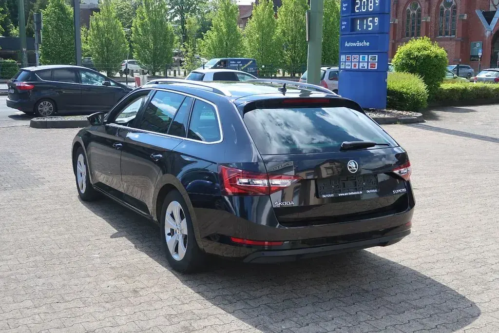 Gebraucht Skoda Superb 190 PS (139 kW) 2018 Schwarz Kombi