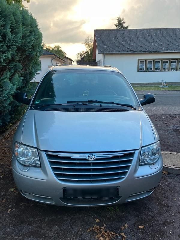 Silber Gebraucht 2007 Chrysler Grand Voyager Van / Kleinbus | 3.200 € (Teuer) - Bild 1/2