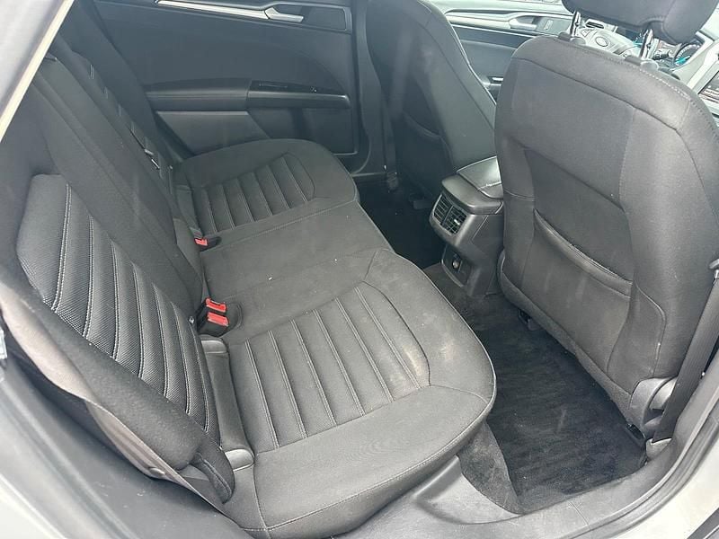 Gebraucht Ford Mondeo 150 PS (110 kW) 2016 Silber Kombi