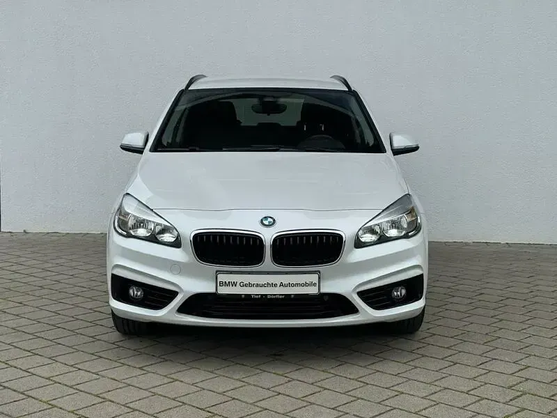Gebraucht BMW 218 Active Tourer Sport Line 150 PS (110 kW) 2016 Mineralweiss metallic Van / Kleinbus