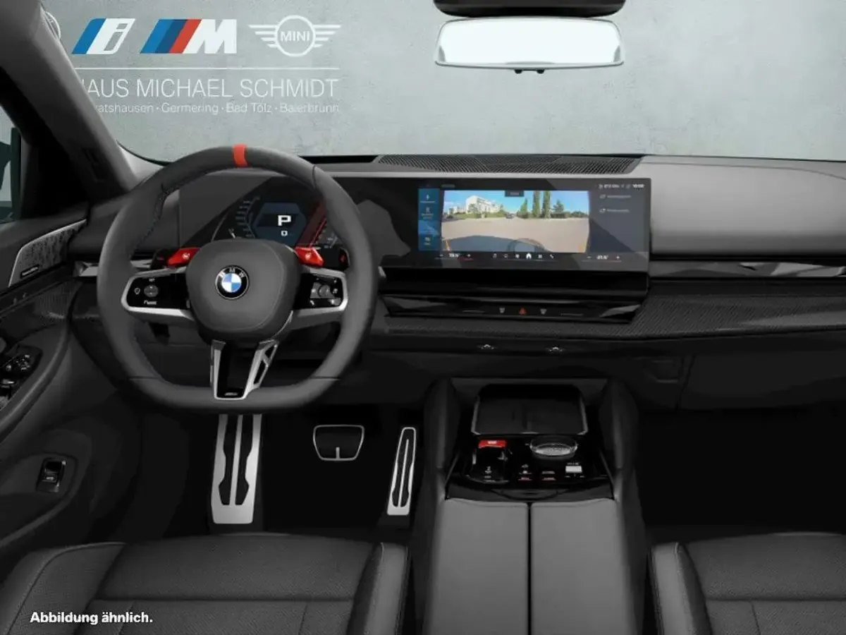 Neu BMW M5 Sport Line 727 PS (534 kW) 2026 Isle of man gruen Kombi