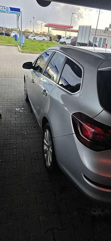 Gebraucht Opel Astra Edition 125 PS (91 kW) 2012 Kombi