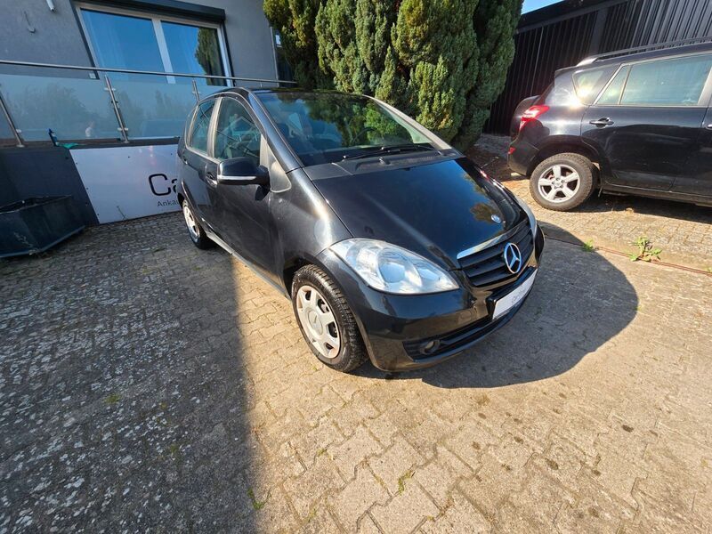Schwarz Gebraucht 2010 Mercedes A180 Kleinwagen | 2.990 € (Fairer Preis) - Bild 1/4