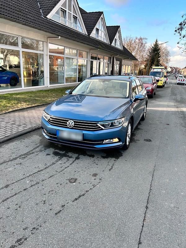 Gebraucht VW Passat 180 PS (132 kW) 2014 Blau Kombi
