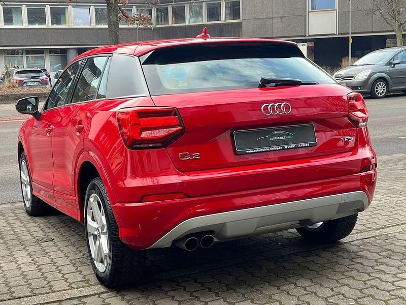 Gebraucht Audi Q2 Sport 150 PS (110 kW) 2017 Rot SUV