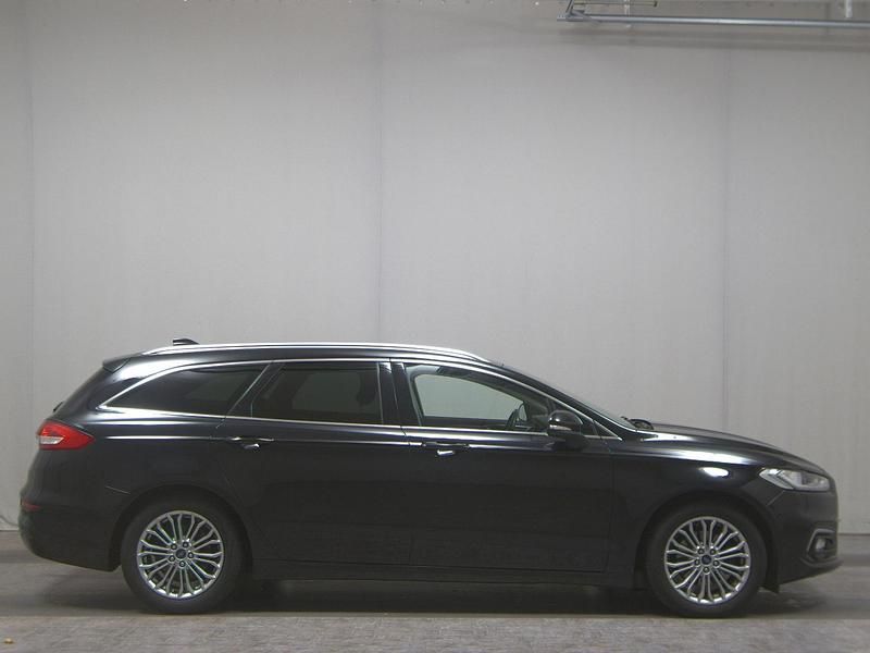 Schwarz Gebraucht 2022 Ford Mondeo Titanium Kombi | 16.480 € (Fairer Preis) - Bild 1/4