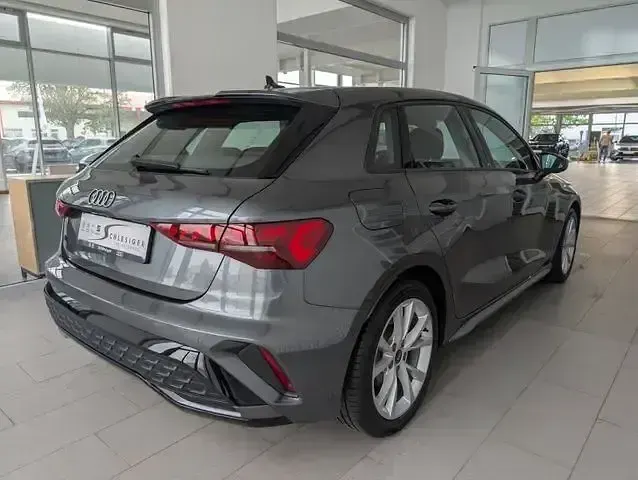 Gebraucht Audi A3 S-Line 150 PS (110 kW) 2025 Grau Limousine