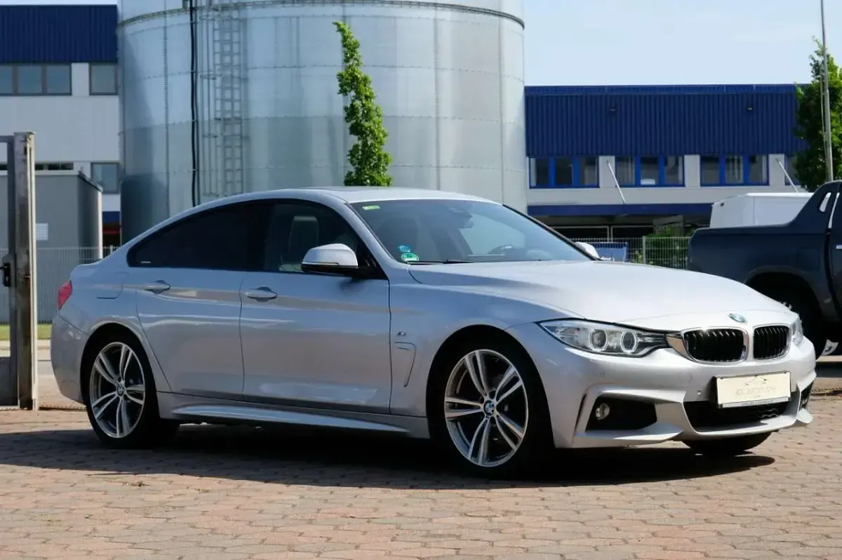 Gebraucht BMW 420 M Sport 190 PS (139 kW) 2015 Glaciersilber metallic Limousine