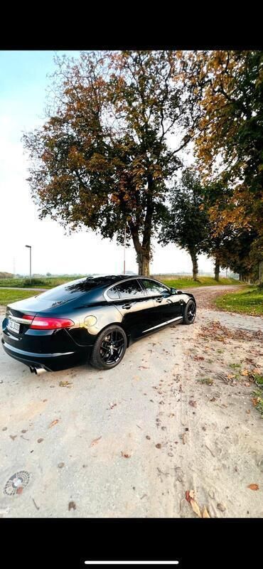 Schwarz Gebraucht 2009 Jaguar XF Limousine | 7.000 € - Bild 1/4