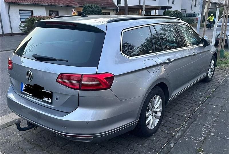 Gebraucht VW Passat Trendline 120 PS (88 kW) 2018 Silber Kombi