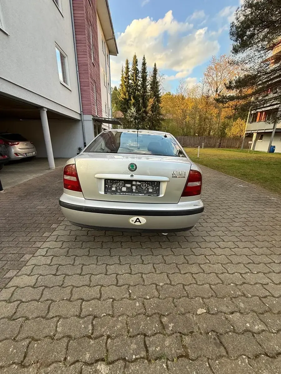 Gebraucht Skoda Octavia 90 PS (66 kW) 1999 Silber Limousine