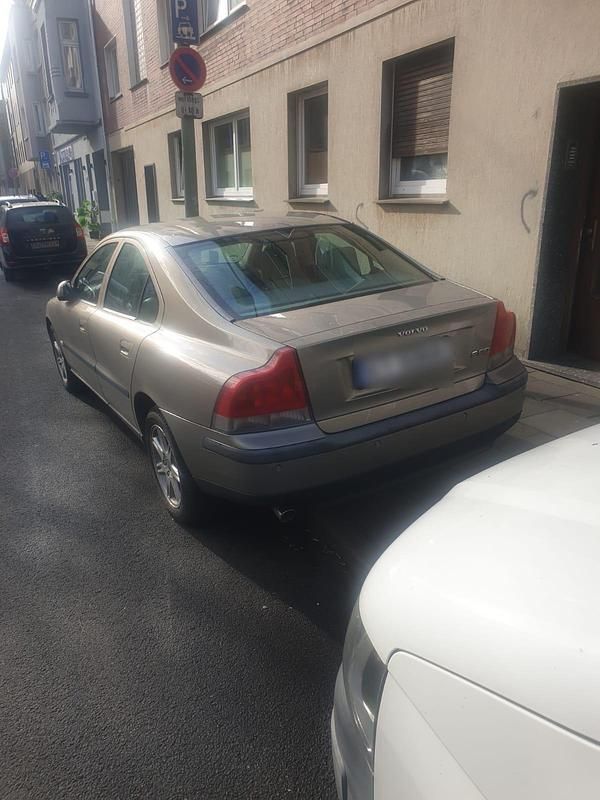 Gebraucht Volvo S60 140 PS (102 kW) 2006 Gold Limousine