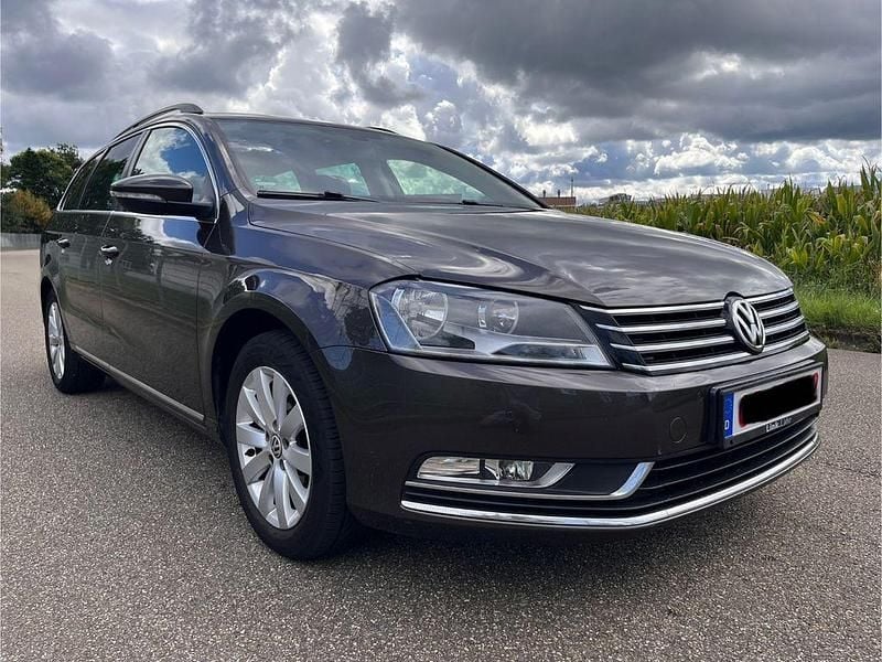 Schwarz Gebraucht 2013 VW Passat Comfortline Kombi | 5.900 € (Superpreis) - Bild 1/4