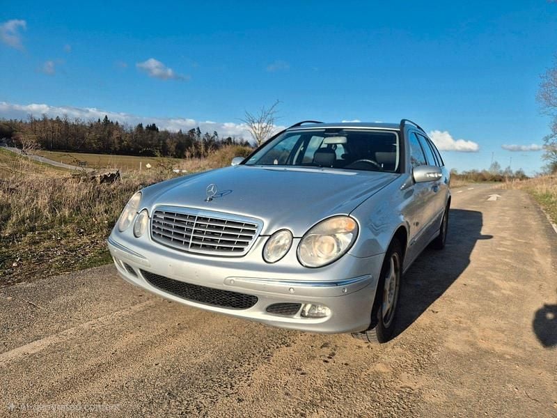 Gebraucht Mercedes E200 Elegance 163 PS (119 kW) 2006 Silber Kombi