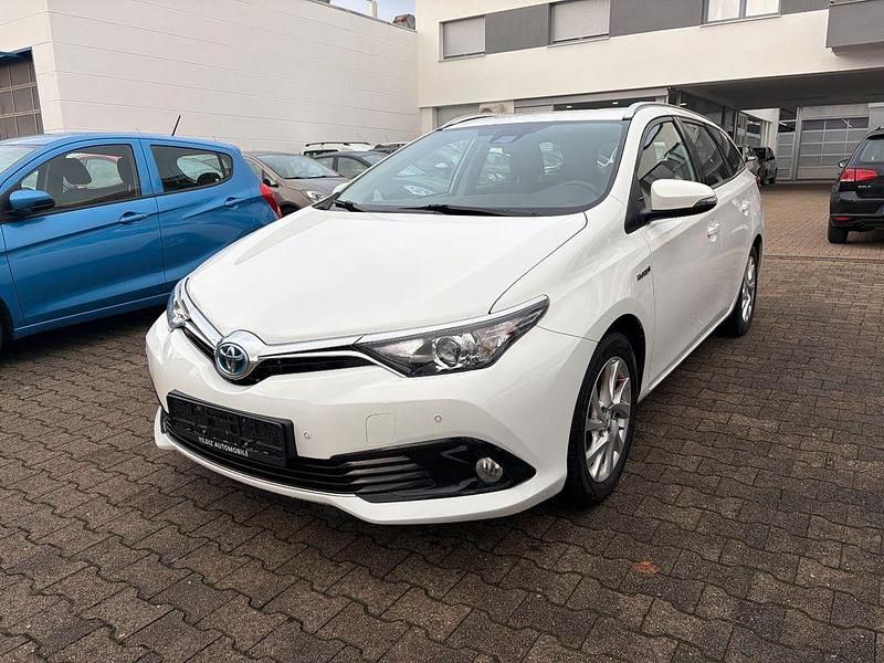 Weiß Gebraucht 2018 Toyota Auris Touring Sports Comfort Kombi | 13.995 € (Fairer Preis) - Bild 1/4