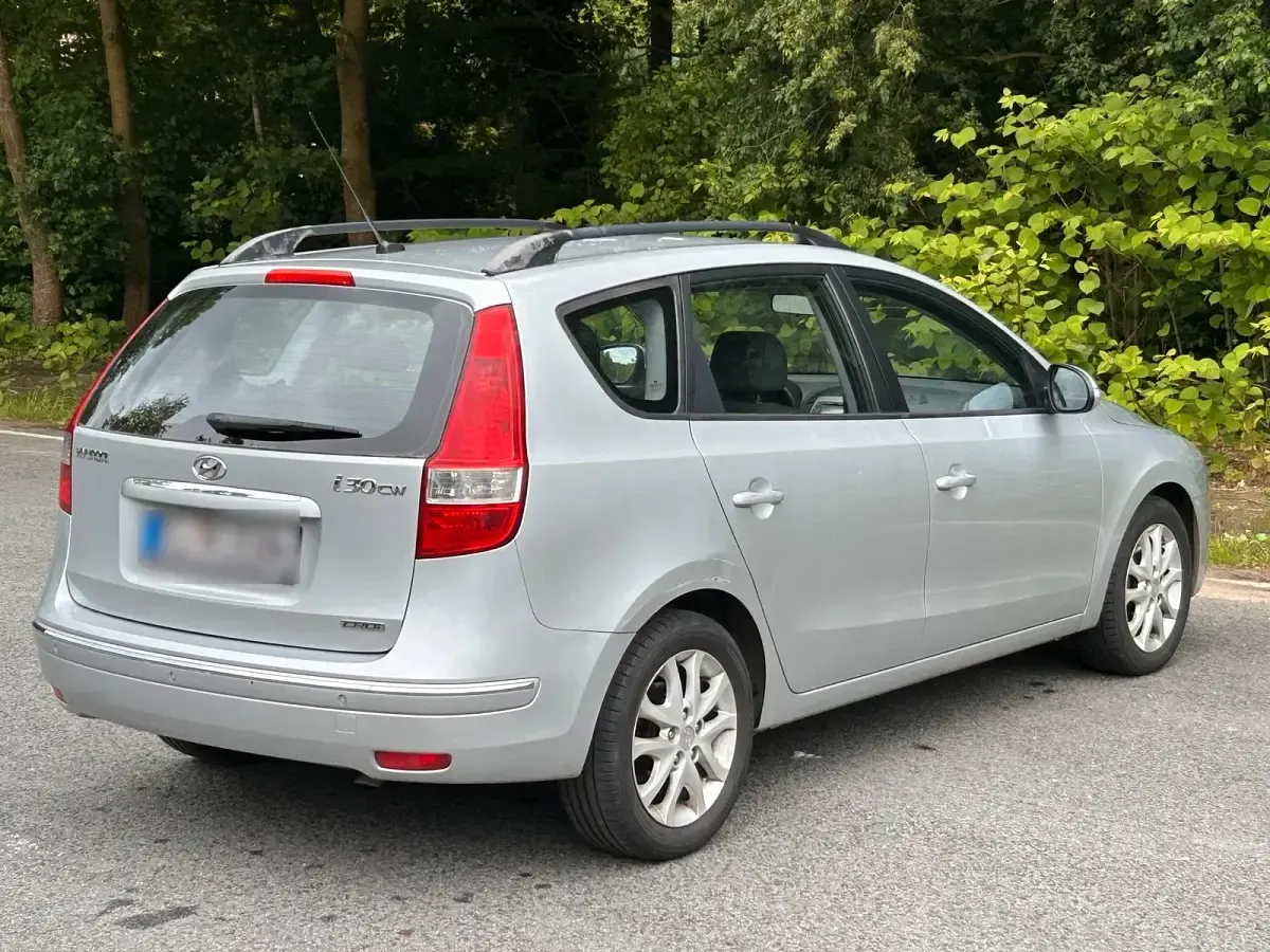 Gebraucht Hyundai i30 116 PS (85 kW) 2008 Silber Kombi