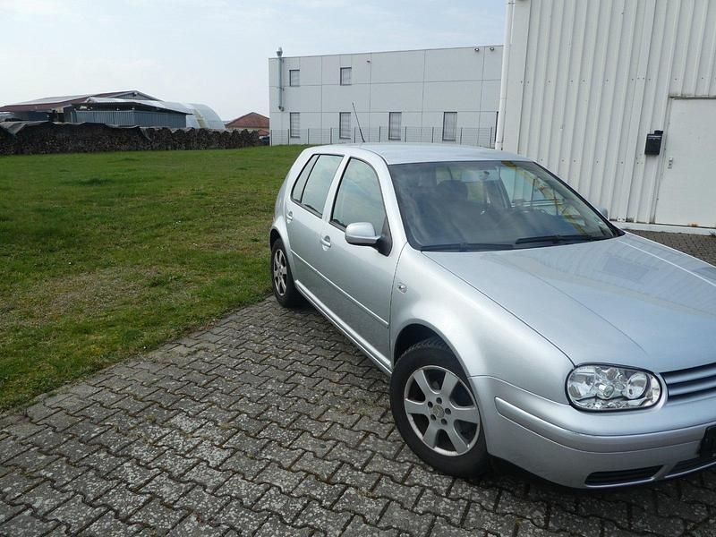 Gebraucht VW Golf IV 105 PS (77 kW) 2003 Silber Kleinwagen