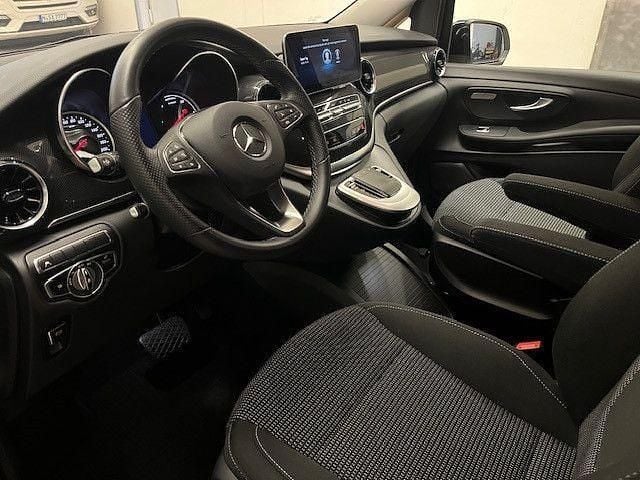 Gebraucht Mercedes EQV300 150 kW (204 PS) 2022 Arktikweiss Van / Kleinbus