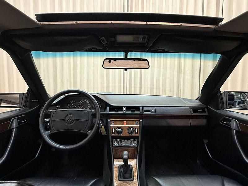 Gebraucht Mercedes 200 132 PS (97 kW) 1990 Grau