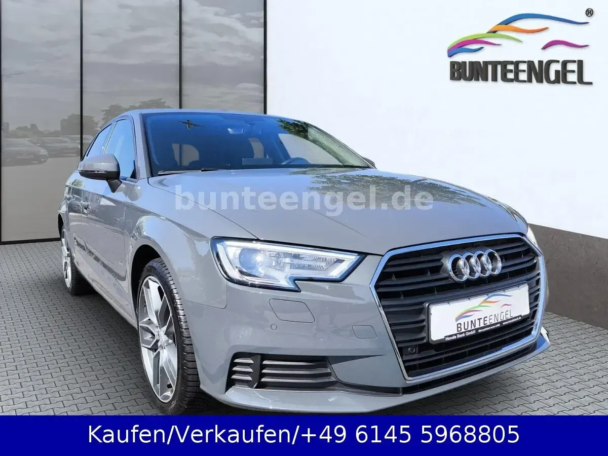 Gebraucht Audi A3 Sport 150 PS (110 kW) 2020 Grau Limousine