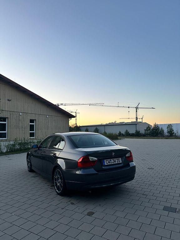 Second-hand BMW 325 Performance 218 CP (160 kW) 2005 Gri Berlinǎ
