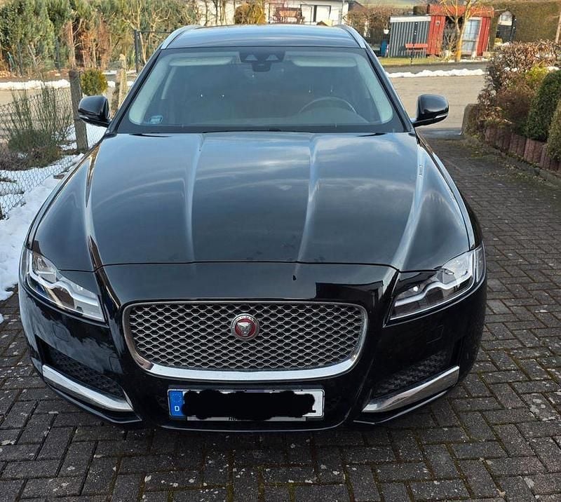 Gebraucht Jaguar XF Sportbrake Portfolio 241 PS (177 kW) 2019 Schwarz Kombi
