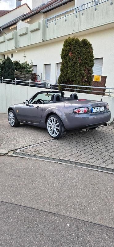 Grau Gebraucht 2007 Mazda MX5 Cabrio | 9.990 € - Bild 1/4