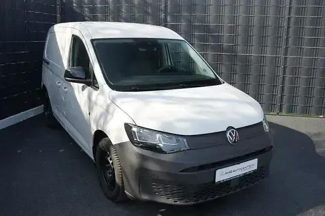 Usado VW Caddy 102 HP (75 kW) 2025 Branco Monovolume