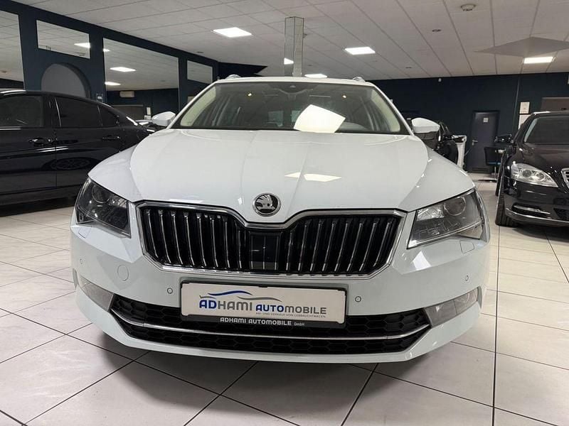 Gebraucht Skoda Superb Style 190 PS (139 kW) 2016 Weiß Kombi