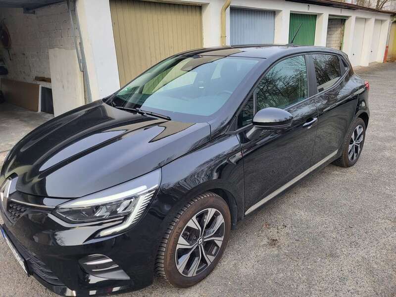 Schwarz Gebraucht 2022 Renault Clio V Business Limousine | 15.000 € (Fairer Preis) - Bild 1/4
