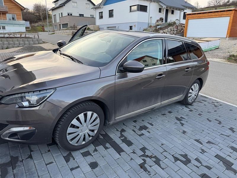 Gebraucht Peugeot 308 SW Allure 131 PS (96 kW) 2015 Beige Kombi