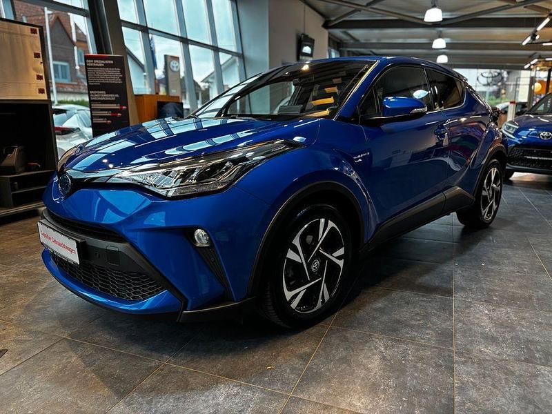 Blau Gebraucht 2022 Toyota C-HR Team SUV | 23.490 € (Fairer Preis) - Bild 1/3