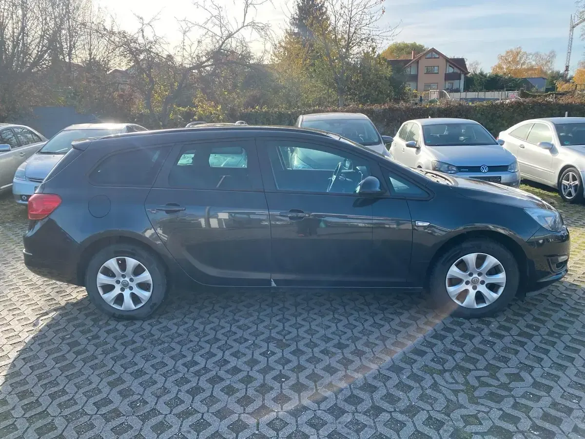 Gebraucht Opel Astra 136 PS (100 kW) 2014 Schwarz Kombi
