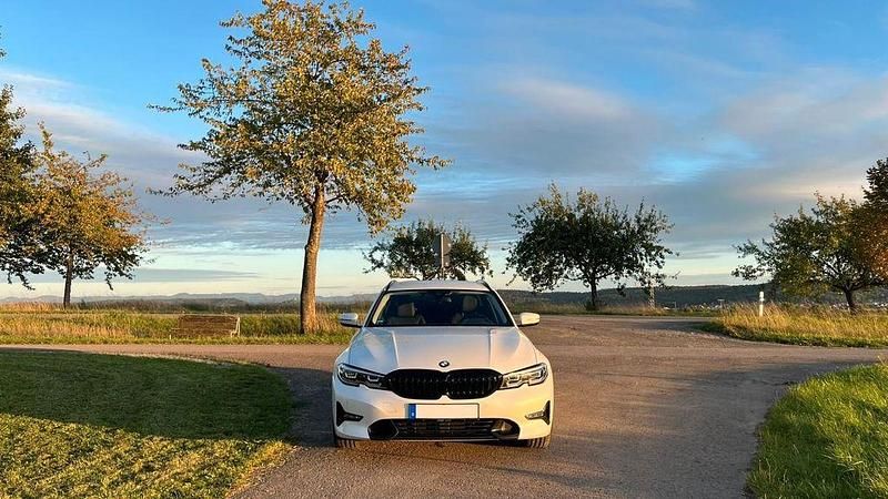 Gebraucht BMW 320 Sport Line 190 PS (139 kW) 2021 Weiß Kombi