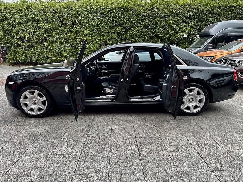 Schwarz Gebraucht 2014 Rolls Royce Ghost Limousine | 89.980 € - Bild 1/4