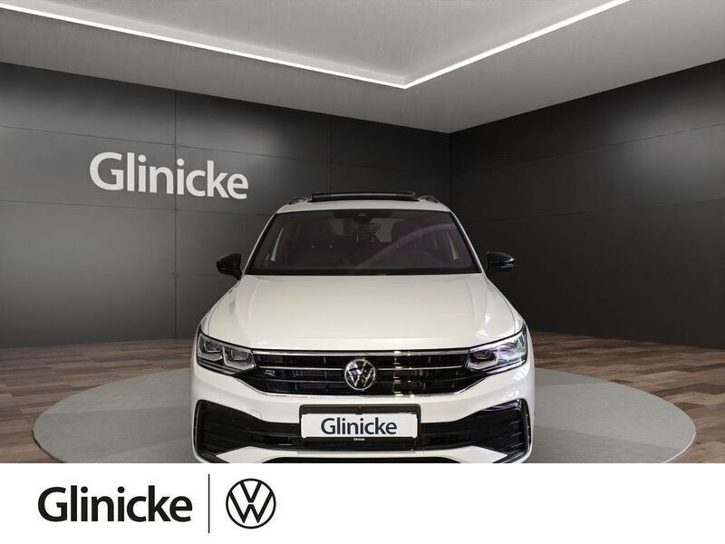 Weiß Gebraucht 2024 VW Tiguan Allspace R-line SUV | 53.888 € - Bild 1/4