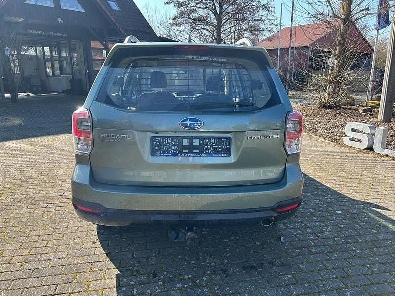 Gebraucht Subaru Forester Exclusive+ 150 PS (110 kW) 2016 Grün SUV