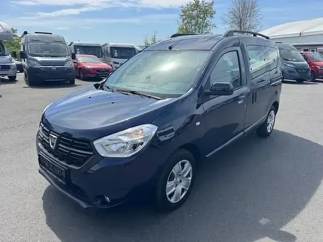 Używany Dacia Dokker 102 KM (75 kW) 2019 Niebieski Minivan