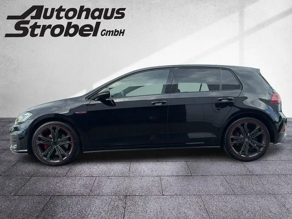 Gebraucht VW Golf VII GTI 230 PS (169 kW) 2018 Deep black perleffekt Limousine
