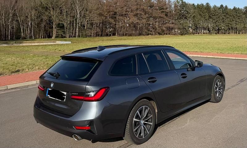 Gebraucht BMW 320 Advantage 190 PS (139 kW) 2021 Grau Kombi