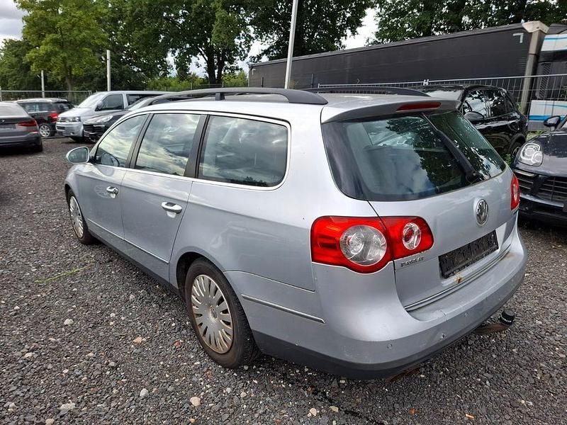 Gebraucht VW Passat 110 PS (80 kW) 2010 Silber Kombi