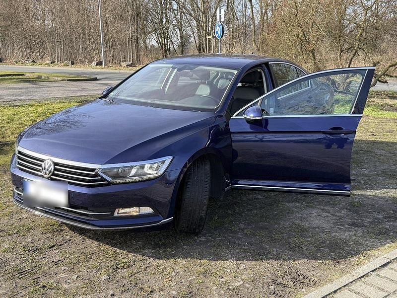 Gebraucht VW Passat 190 PS (139 kW) 2017 Blau Limousine