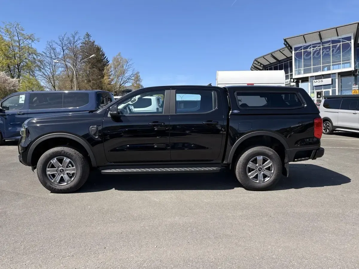 Nowe Ford Ranger XLT 170 KM (125 kW) 2026 Czarny Pickup